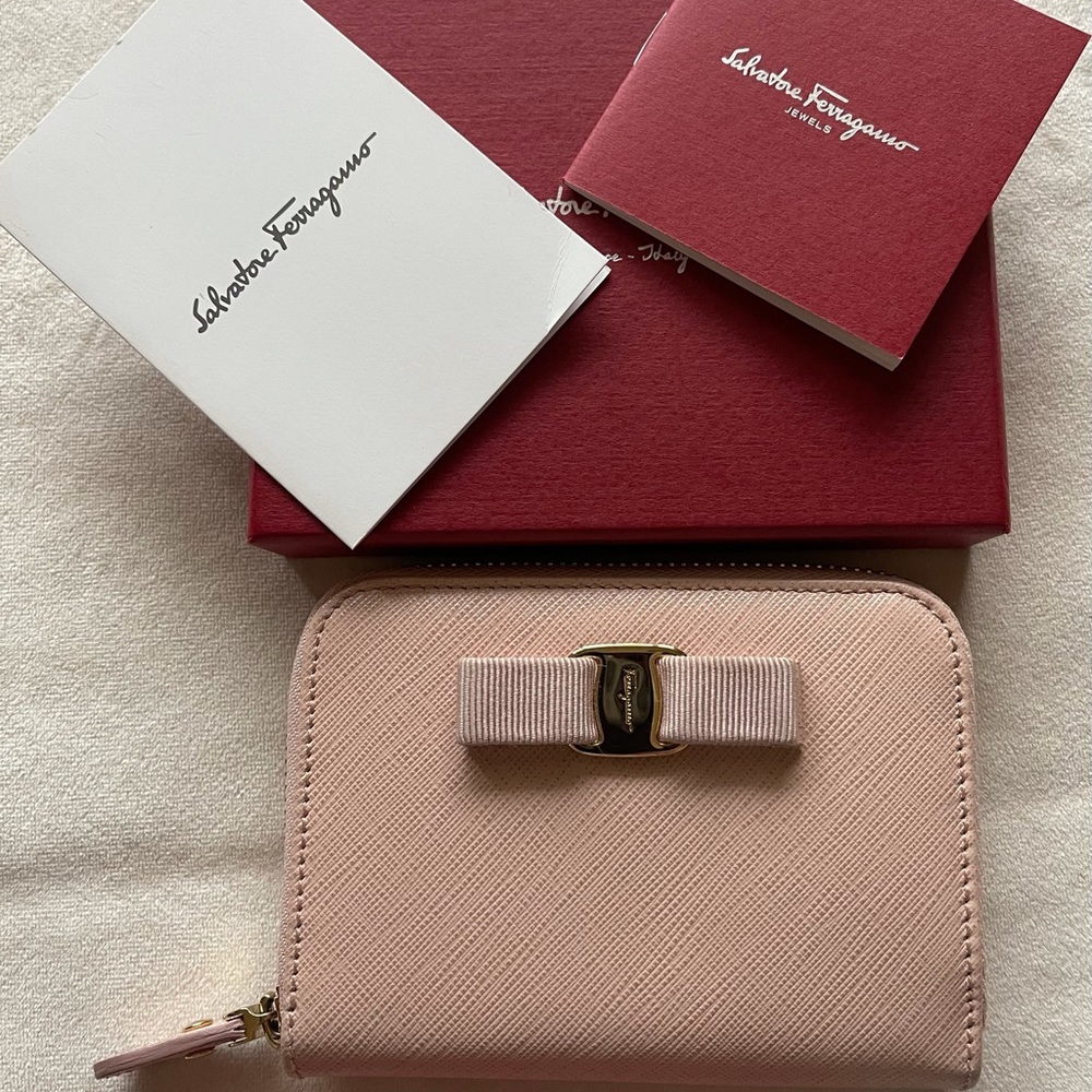Ferragamo small card/wallet